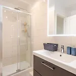 Aurelian Crown Apartamento