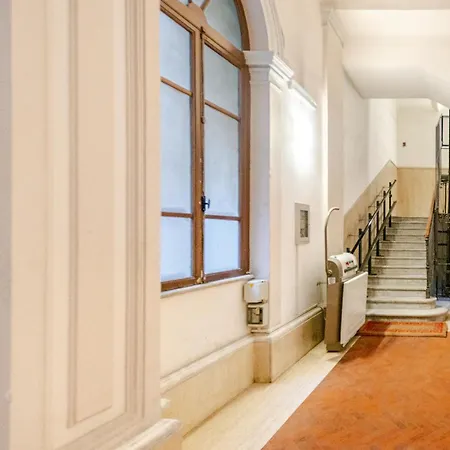 Aurelian Luxury Apartment Rome Center *